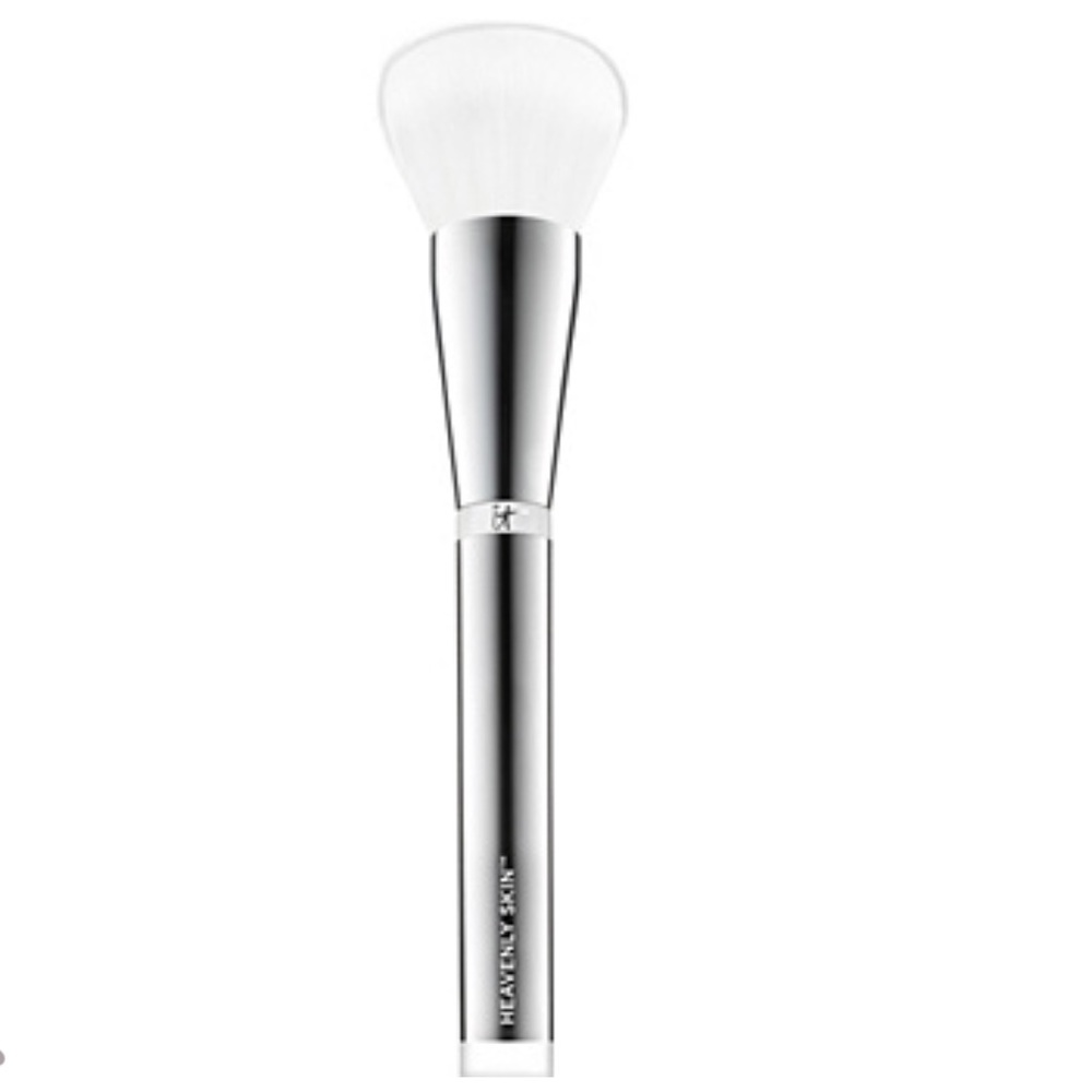 IT Cosmetics heavenly skin foundation brush